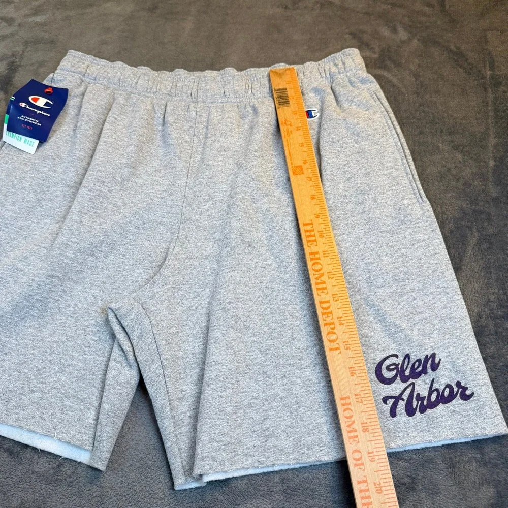 Champion Glen Arbor Fleece Shorts Grey Elastic Waist Raw Hem Mens Large‎ NWT